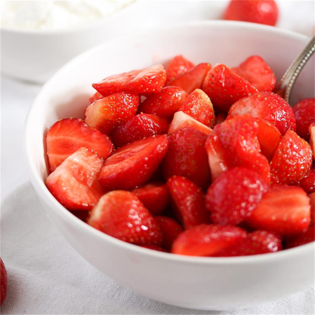Macerated Strawberries with Sugar and Whipped Cream