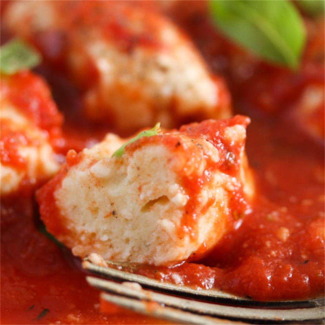 Gnudi – Ricotta Dumplings – with Tomato Sauce – Italian Food