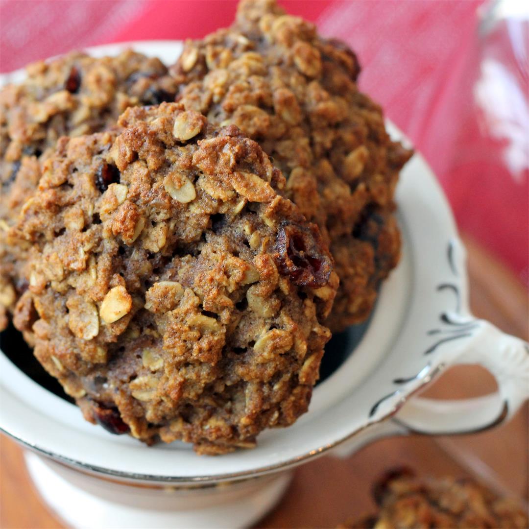Gluten-Free Oatmeal Cookies with Almond Flour and Cranberries