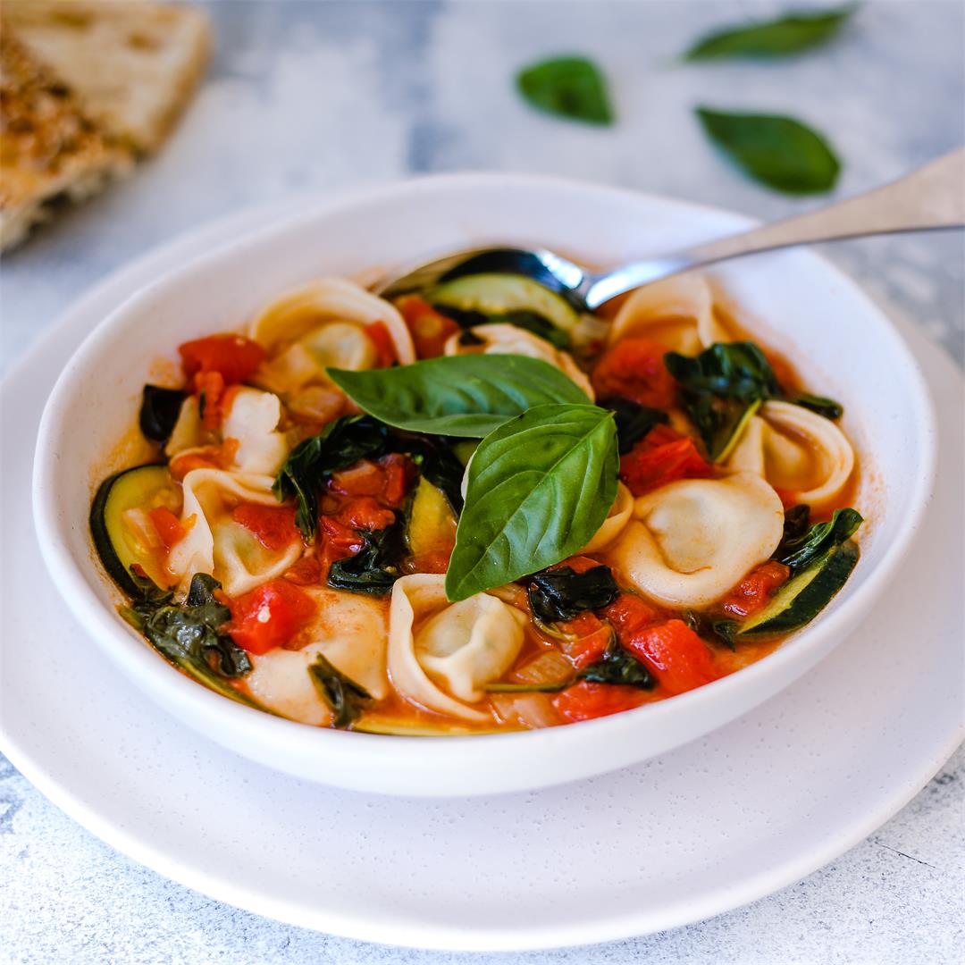 Hearty & Healthy Tortellini Soup