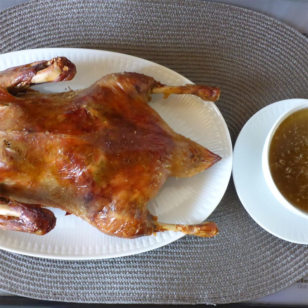 Roasted Duck and Gravy Recipe (with a Franconian touch).