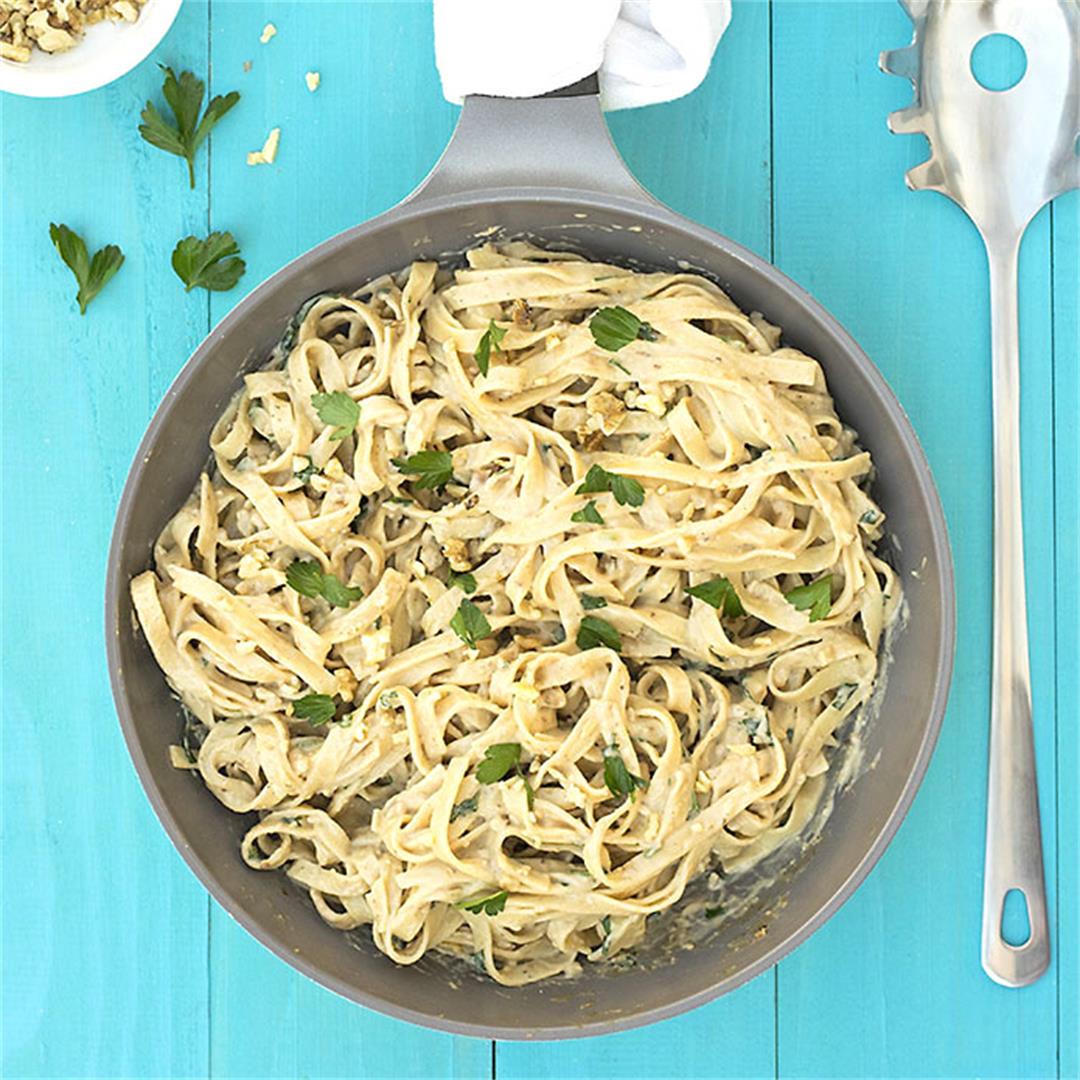 Black garlic creamy linguini pasta with olive oil béchamel
