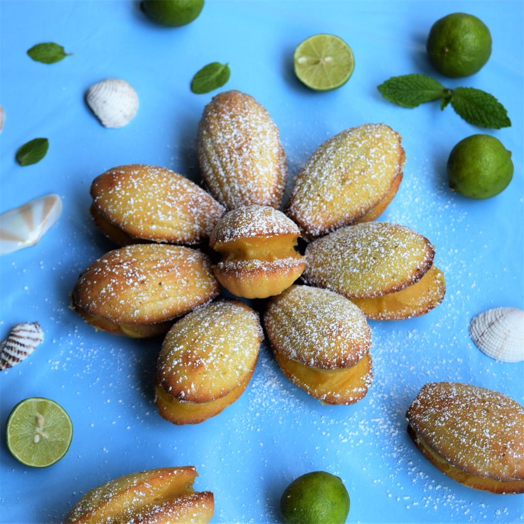 Madeleine almond cakes with a virgin Mojito filling.