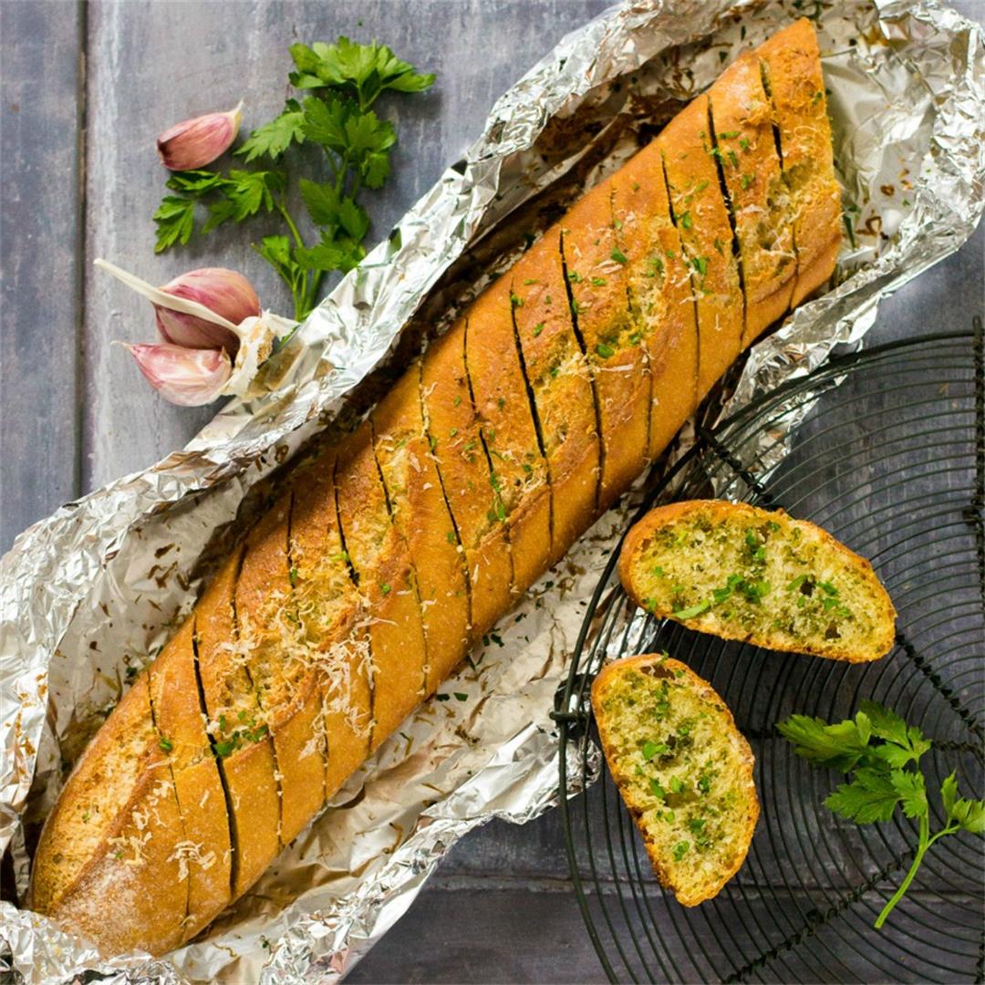 The Best Vegan Garlic Bread