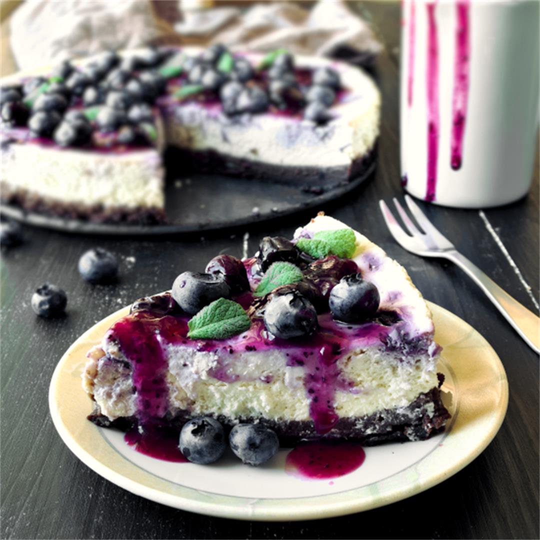Blueberry Cheesecake with Blueberry Sauce