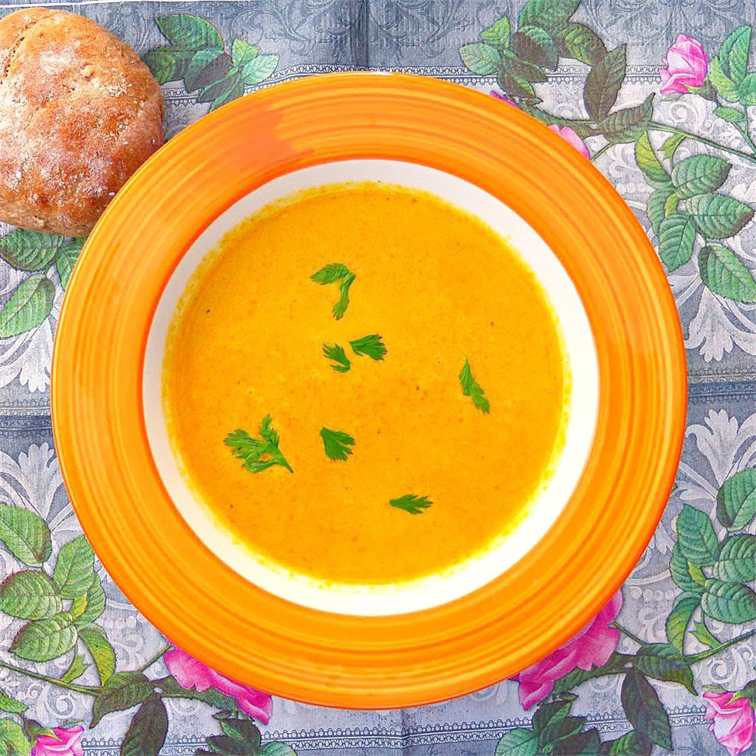 Spicy Homemade Carrot, Turmeric and Coriander Soup