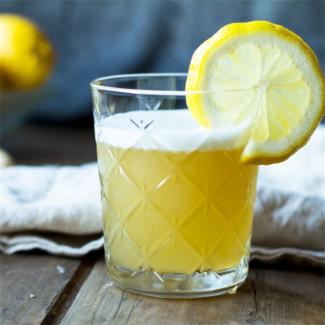 Whiskey Sour - sweet and sour classic cocktail!