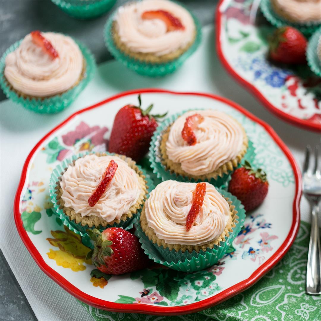 Cupcakes with Strawberry Cream Cheese Frosting