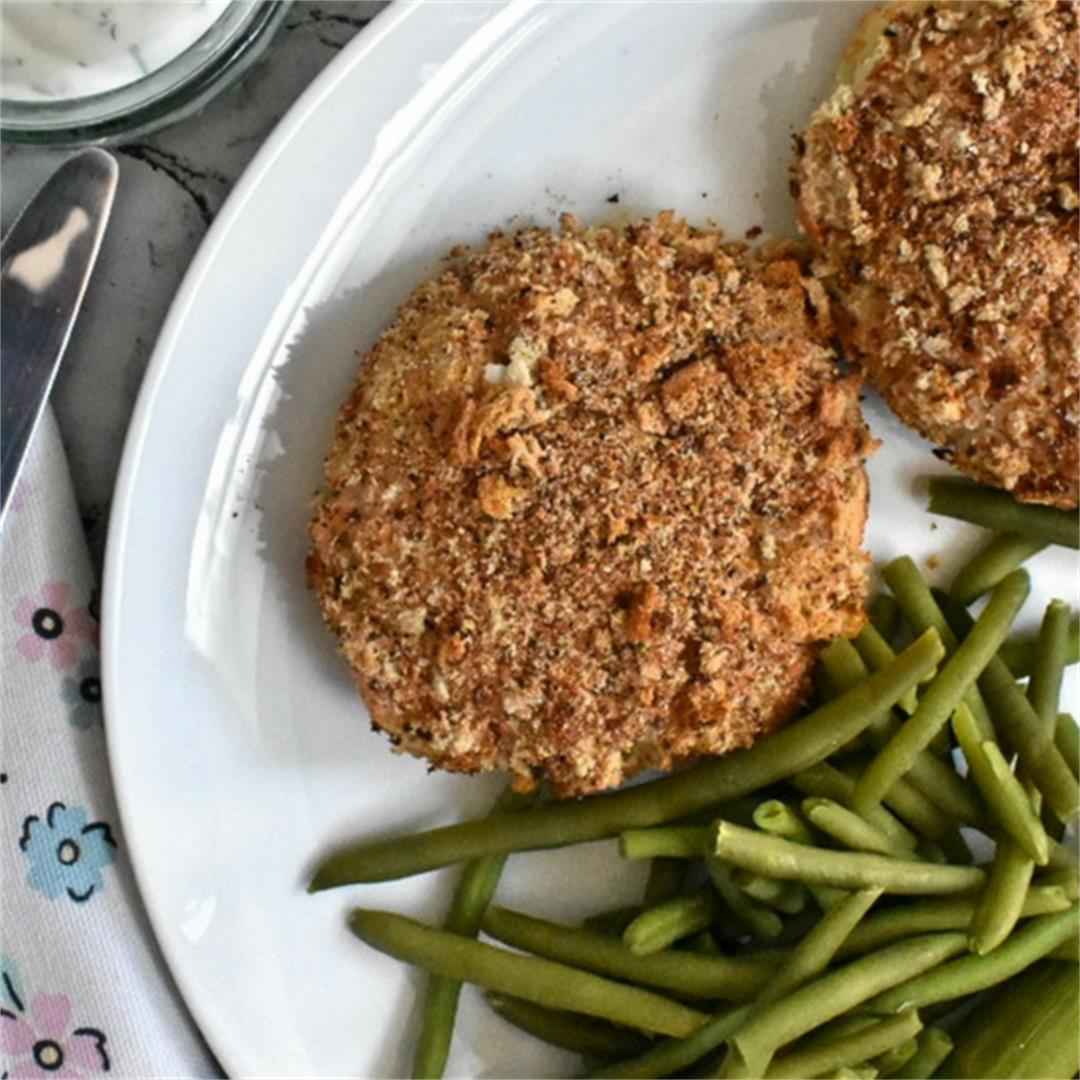 Healthy Salmon Fishcakes with dill sauce