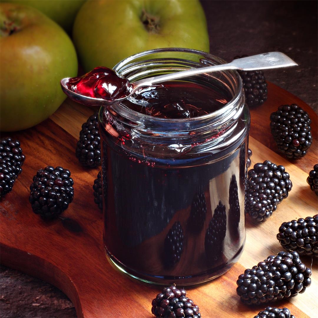 Easy Blackberry & Apple Jelly with video tutorial