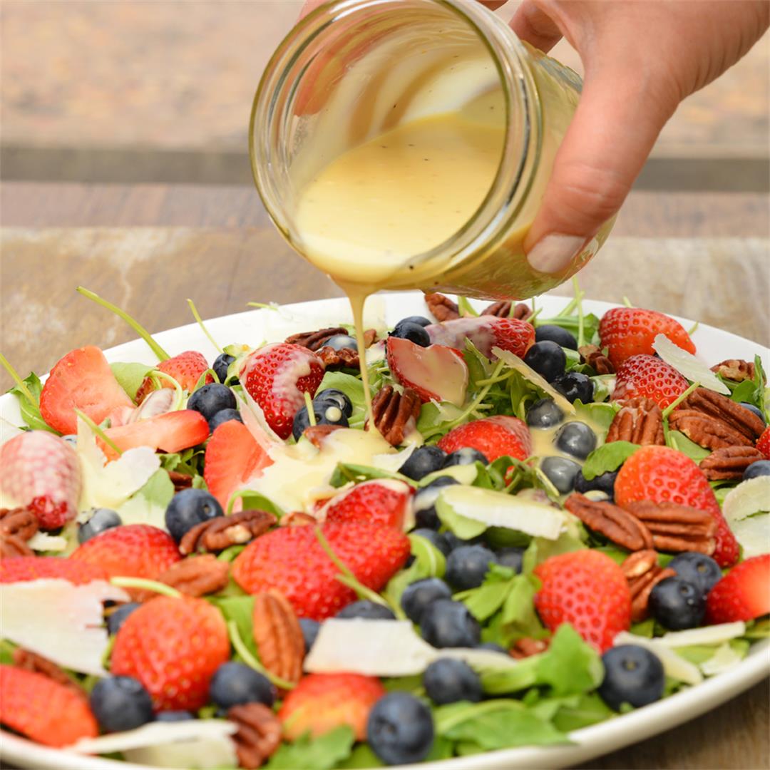Berry and Arugula Salad with Mayo-White Balsamic Dressing