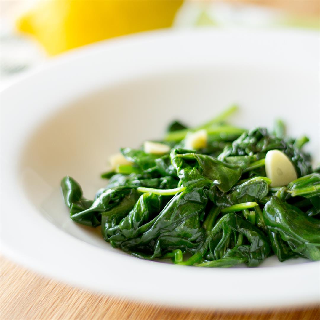 Sauteed spinach with garlic and lemon