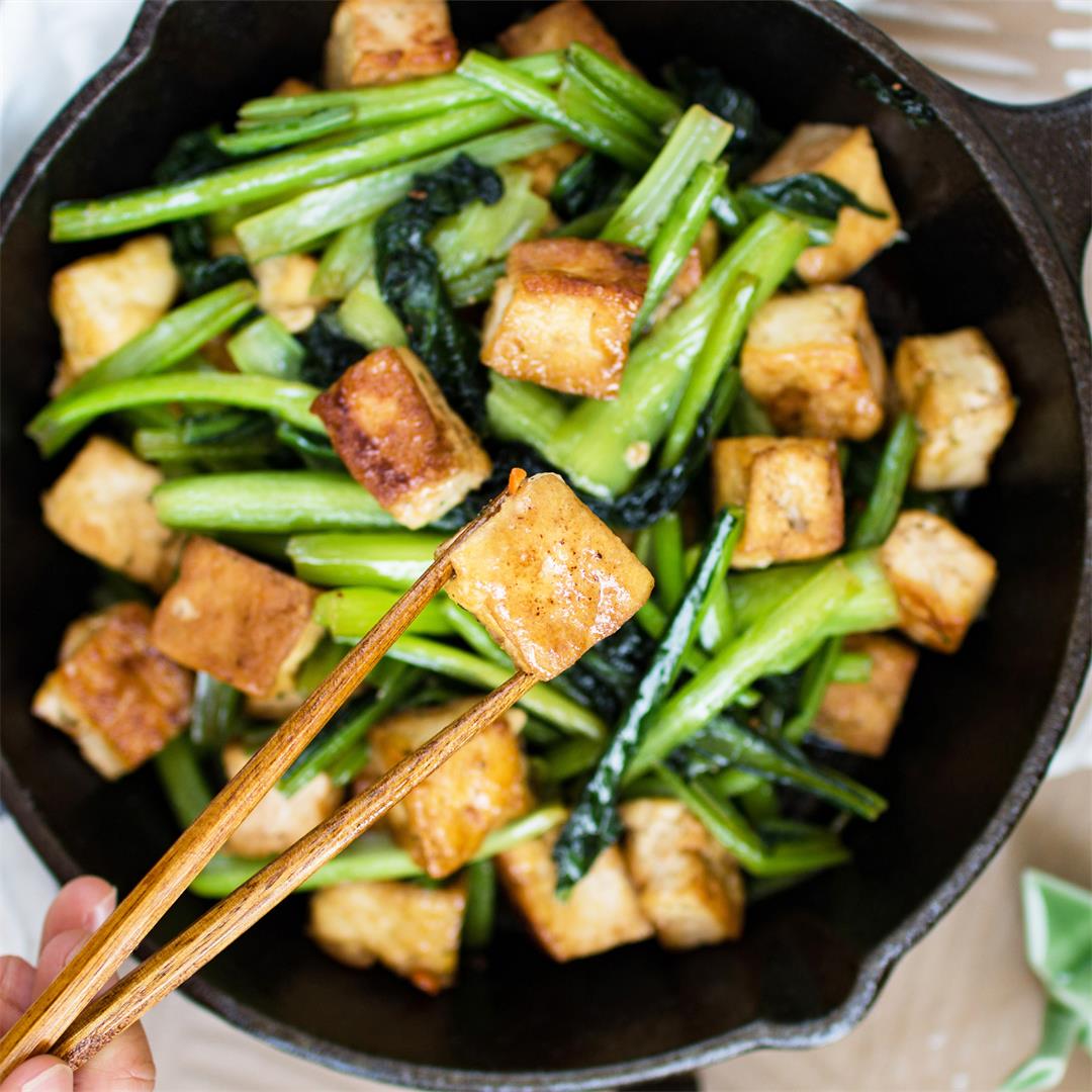 Choy sum and tofu in garlic sauce