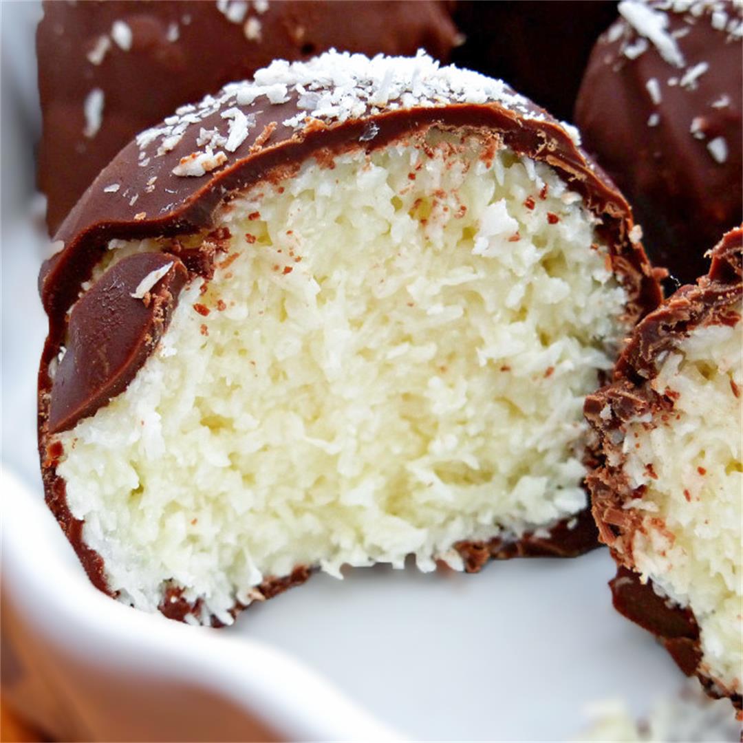 Simple Chocolate Bounty Balls (with just 4 ingredients)