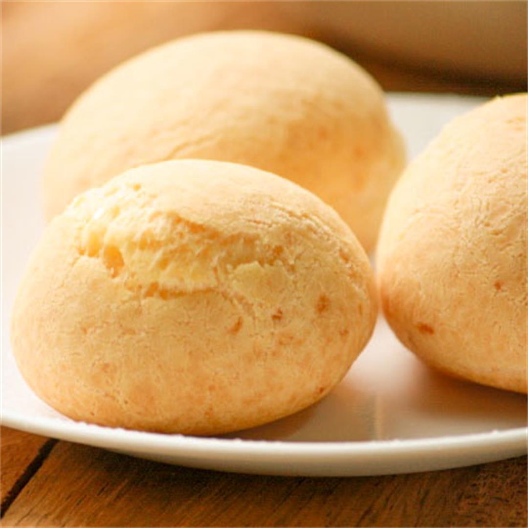 Baked Cuñapé (Bolivian Bread)