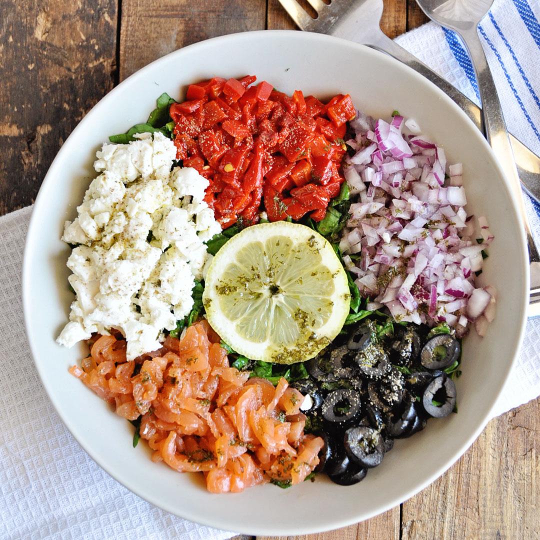 Smoked Salmon and Spinach Salad with Lemon Herb Dressing
