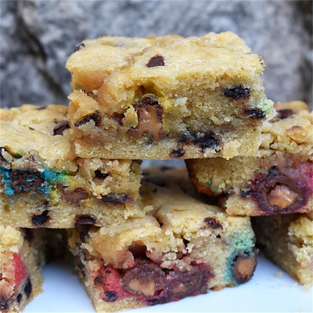 Salted Caramel M&M Cookie Bars