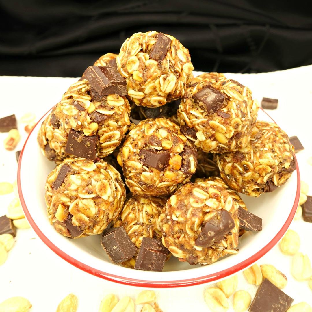 No-Bake Peanut Butter Chocolate Chunk Gluten-Free Energy Balls