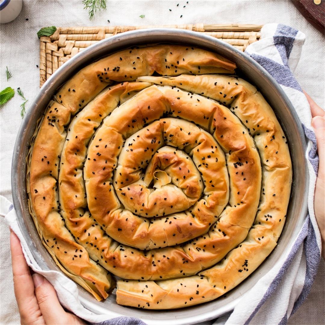 Vegan spanakopita - Greek spinach pie