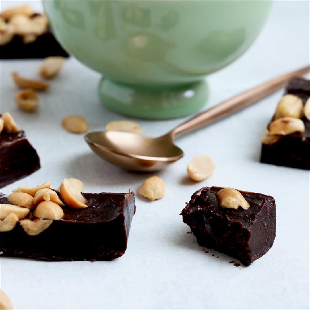 5 Ingredient Chocolate Peanut Butter Fudge (vegan, gluten-free)