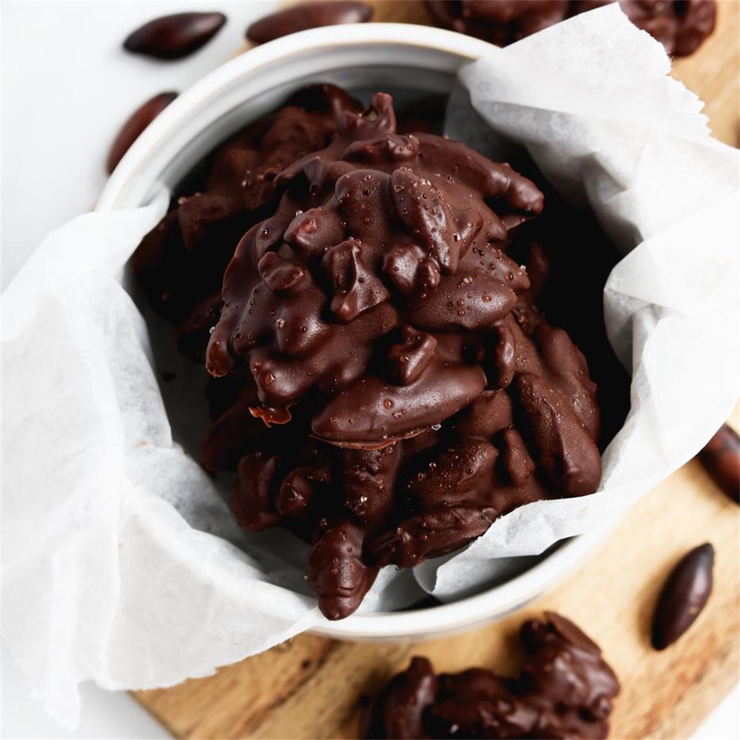 Dark Chocolate Roasted Nut Clusters With Cinnamon & Sea Salt