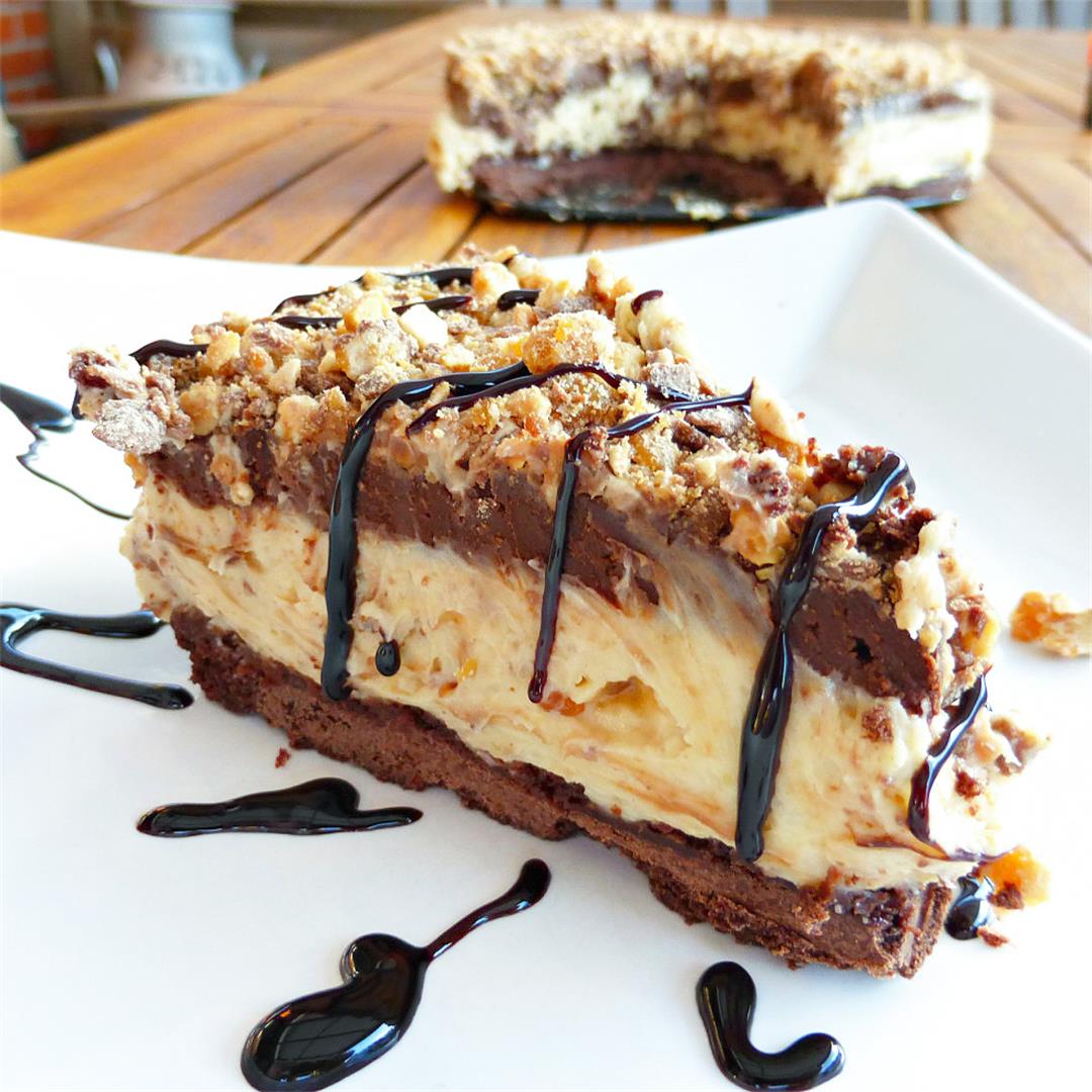 Snickers and Peanut Butter Cheesecake