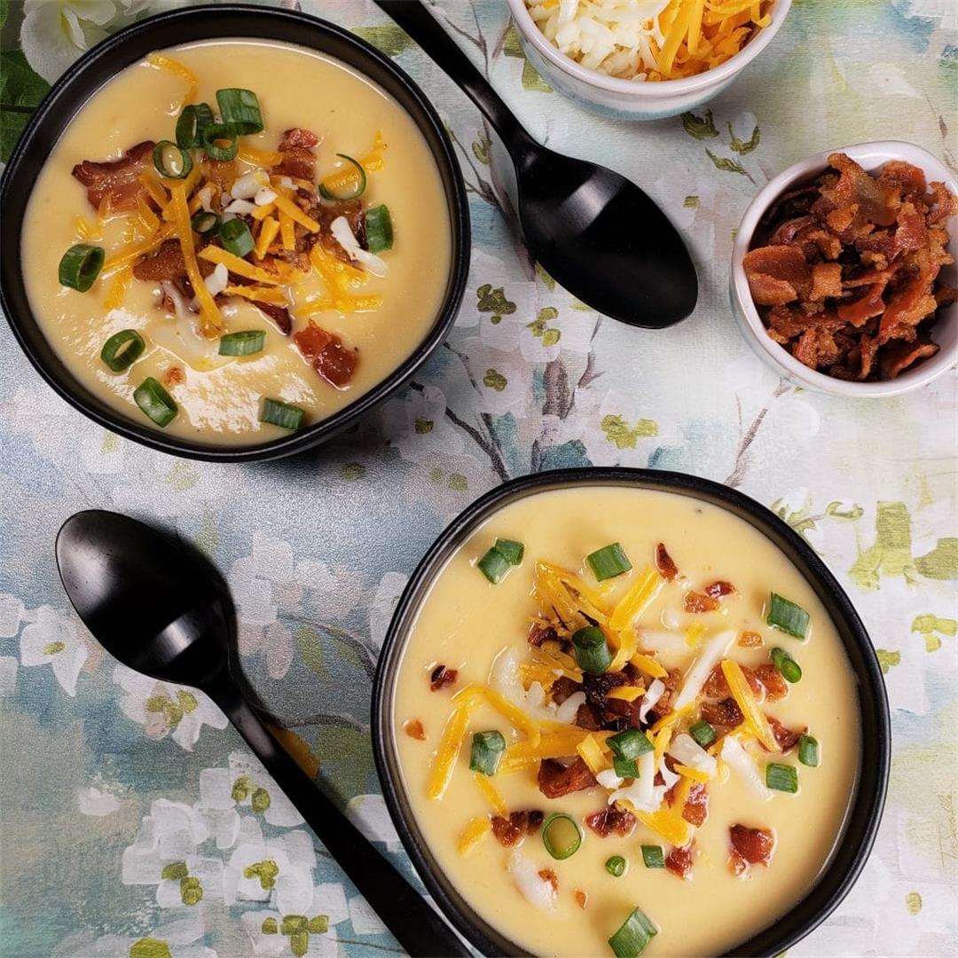 Pressure Cooker Low Carb Cheesy Cauliflower Soup