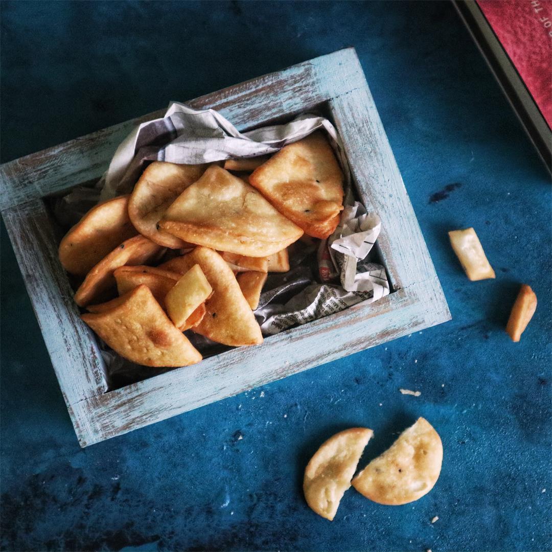 'Nimki', savoury Indian crackers