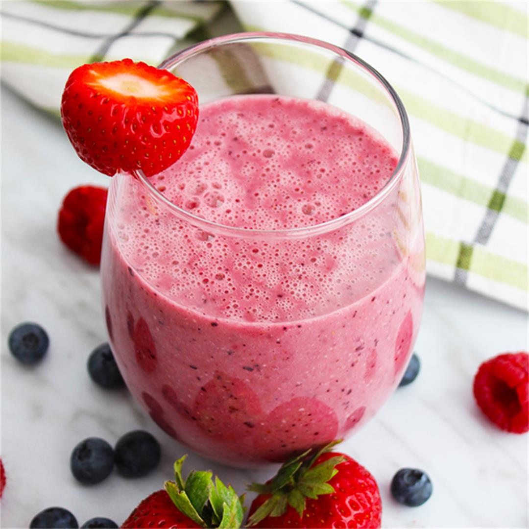 Breakfast Berry Oat Smoothie with Coconut Milk