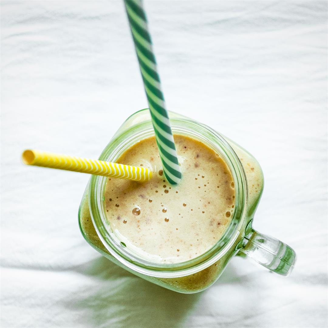 Fruity Smoothie with Greek Honey