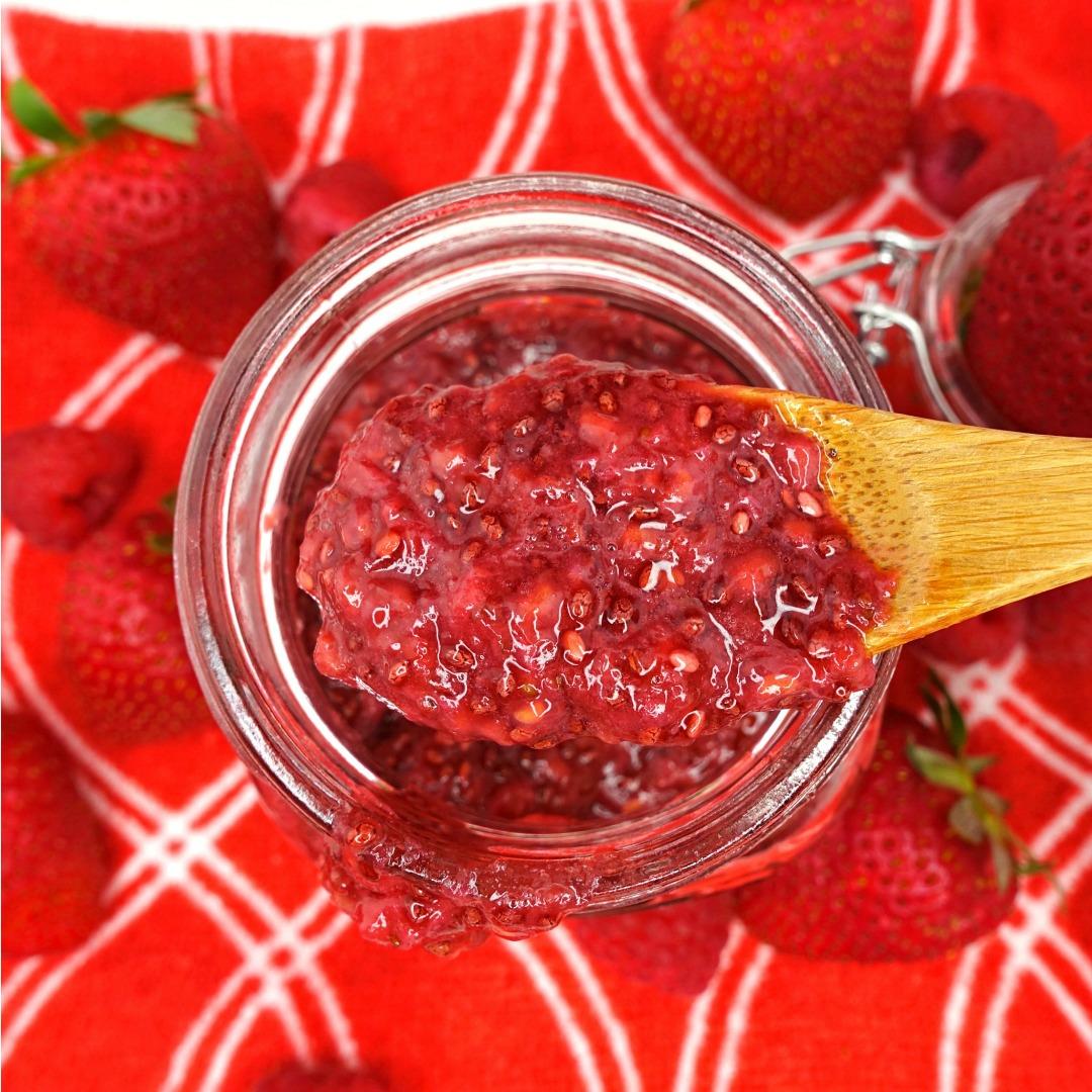Paleo and Vegan Strawberry Raspberry Jam