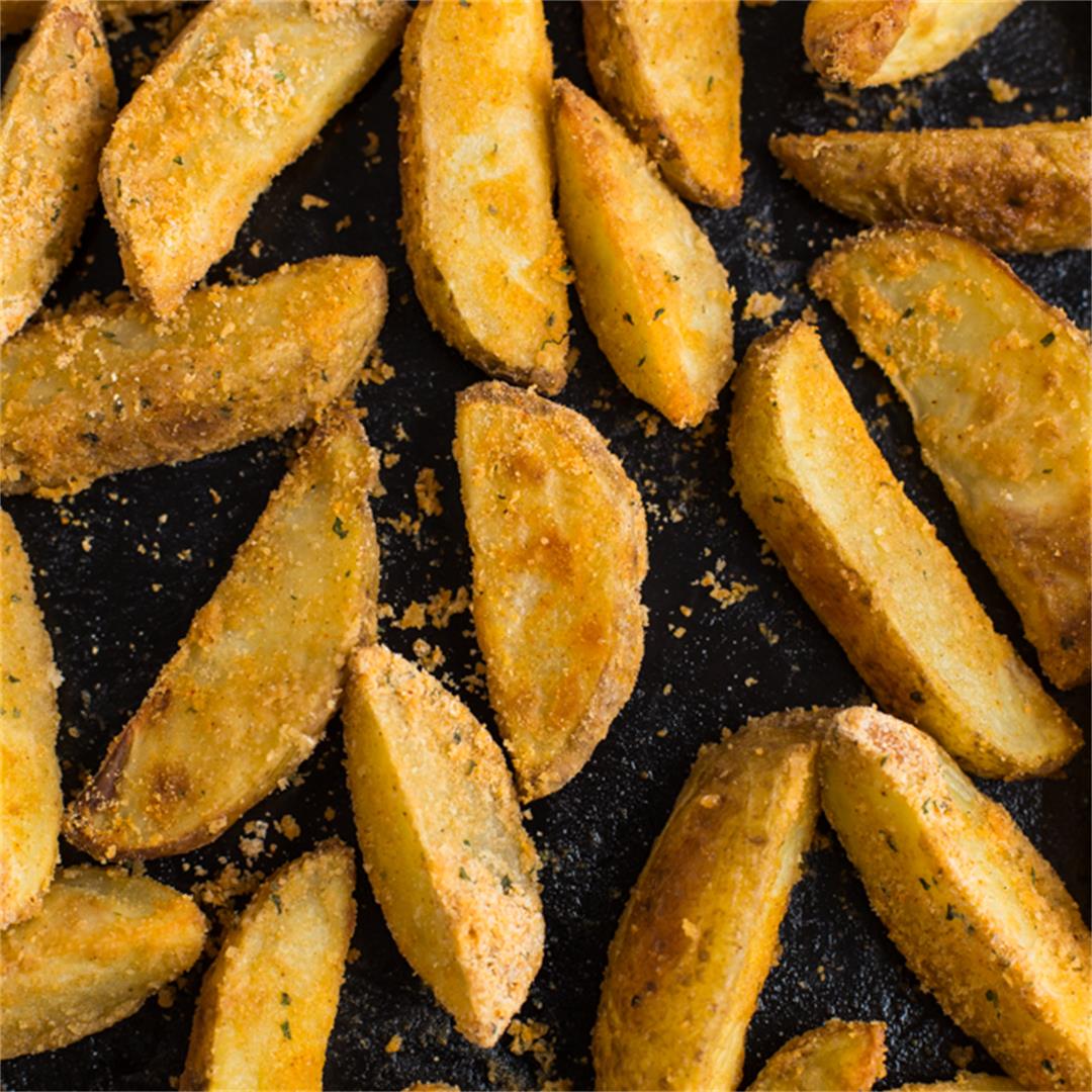 Crispy baked potato wedges