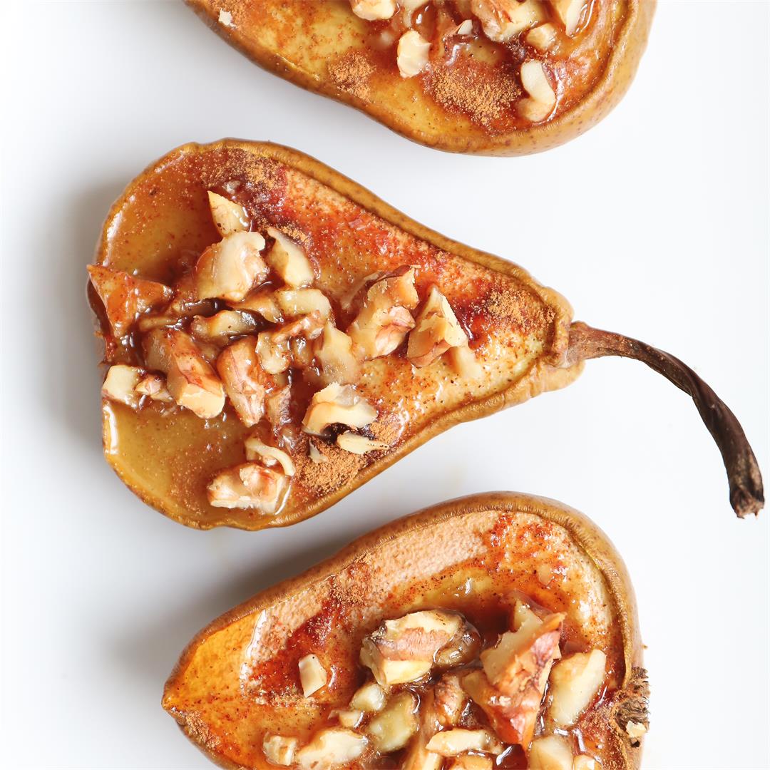 Baked Pears with Walnuts