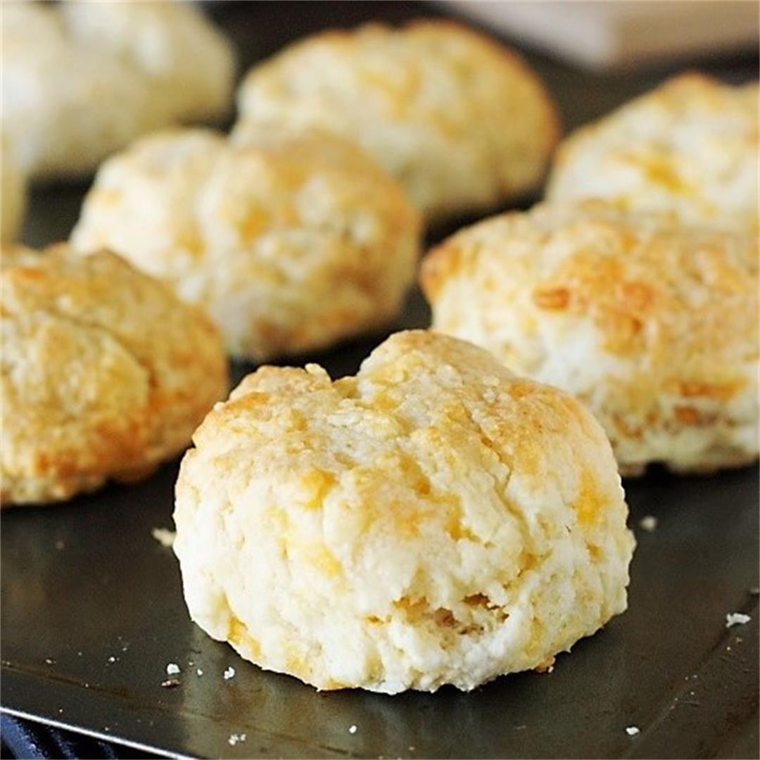 How to Make Fluffy Buttermilk Biscuits