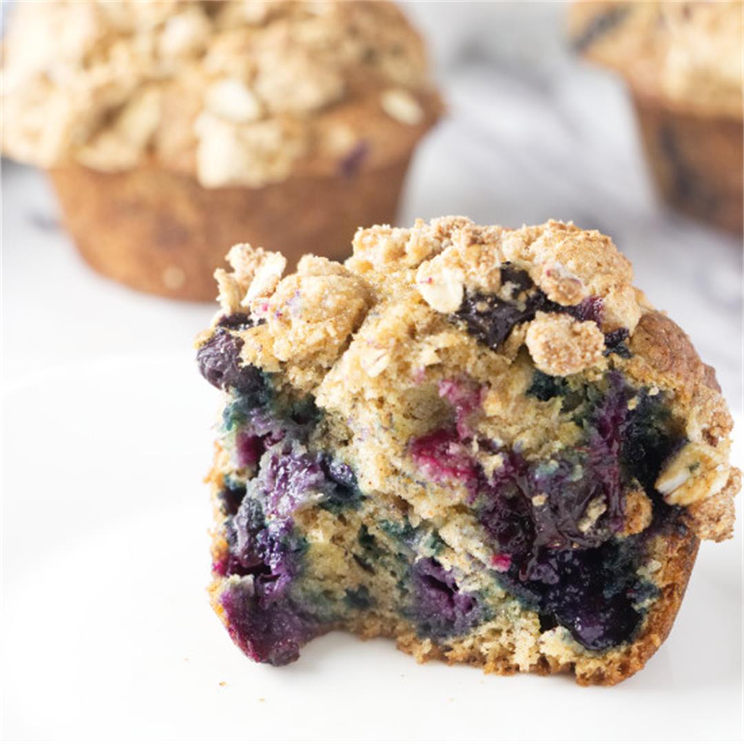 healthy blueberry banana muffins