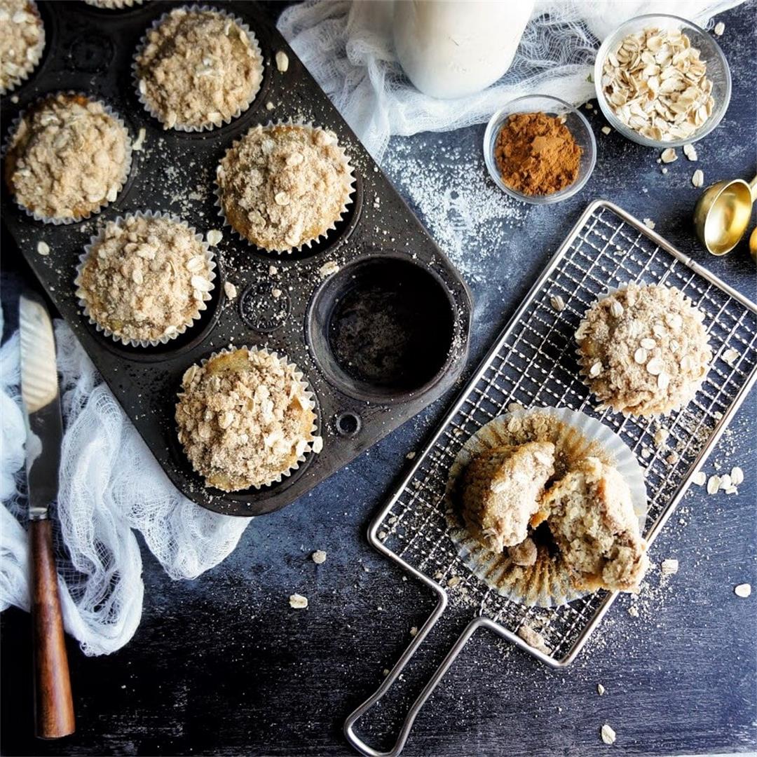 Moist Banana Muffins with Streusel Topping