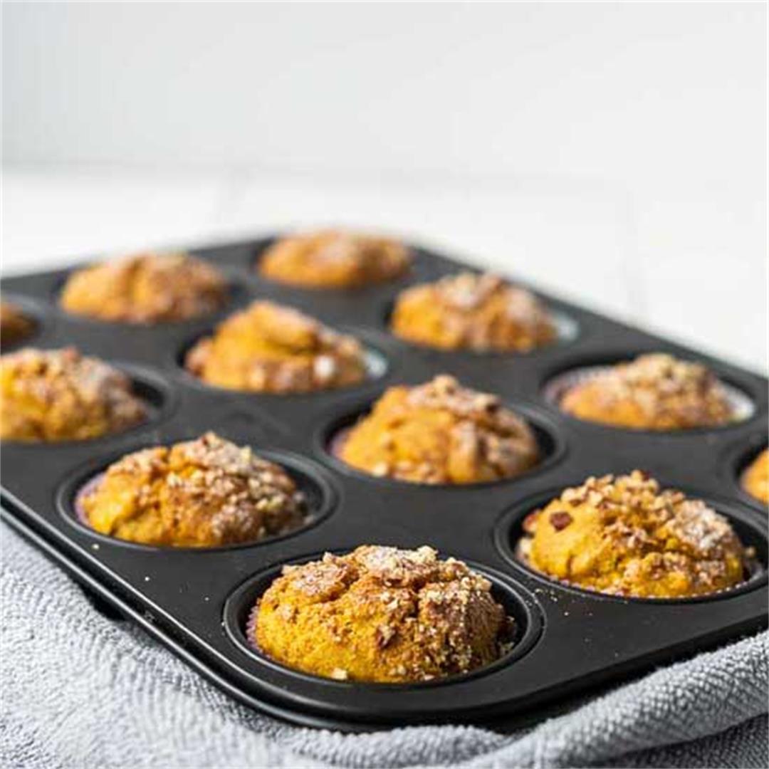 Pumpkin muffins with pecans