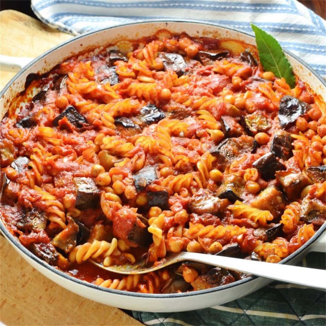 Healthy Pasta Bake with Eggplant and Chickpeas