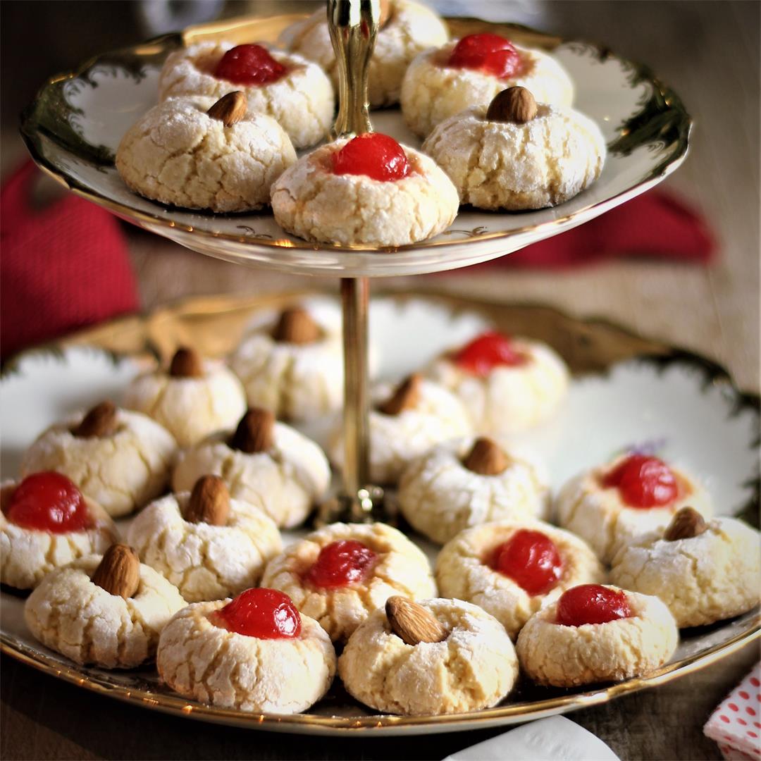 Chewy Amaretti (Italian Almond Cookies)
