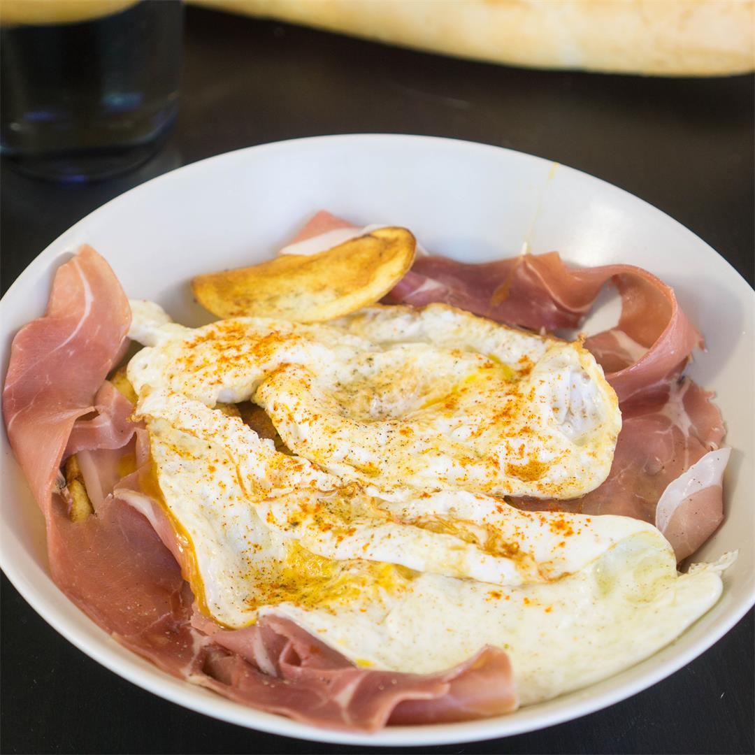 Spanish Huevos Rotos Recipe (Broken Eggs Over Potatoes)