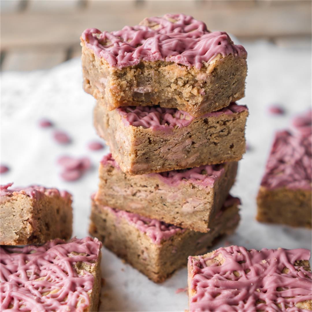 Chewy ruby chocolate blondies