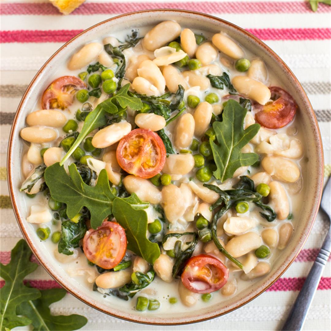 Creamy white beans with goat's cheese