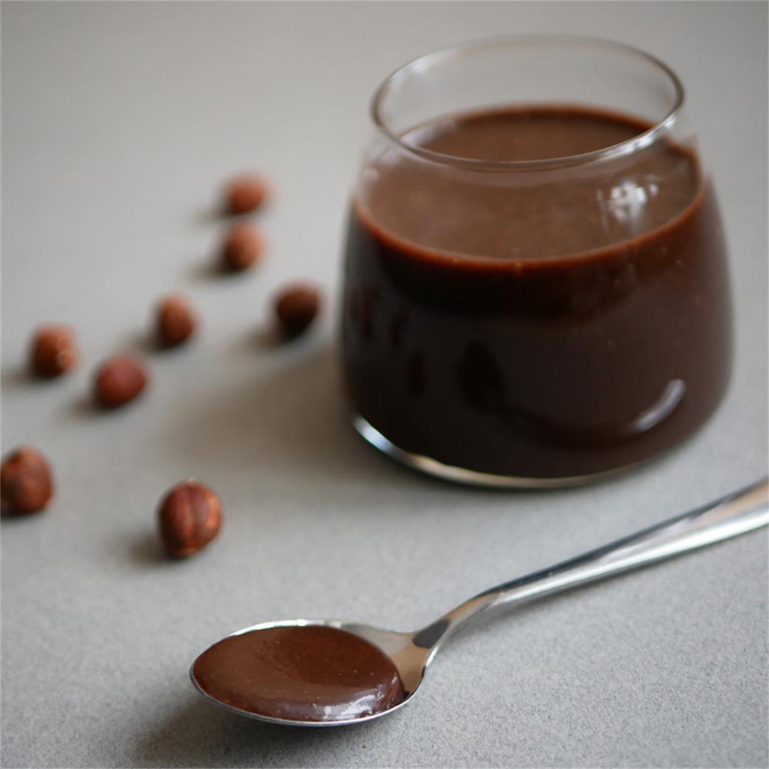 How To Peel Hazelnuts & Make Nutella Spread