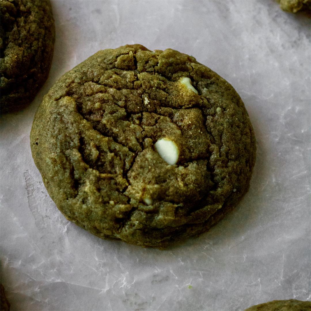 These yummy matcha cookies are what you need for a pick me up.