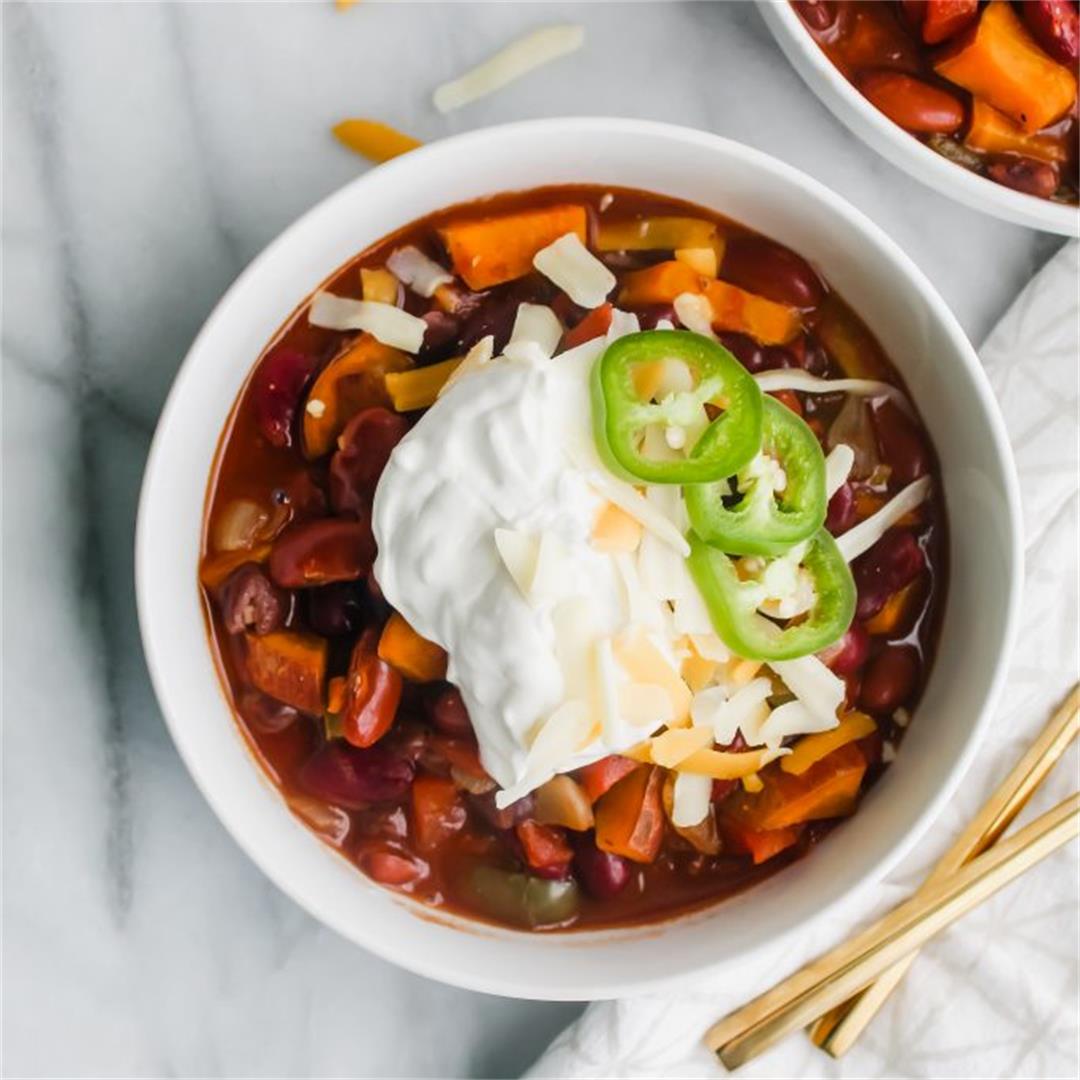 Chipotle Sweet Potato Chili - easy, vegetarian and delicious!