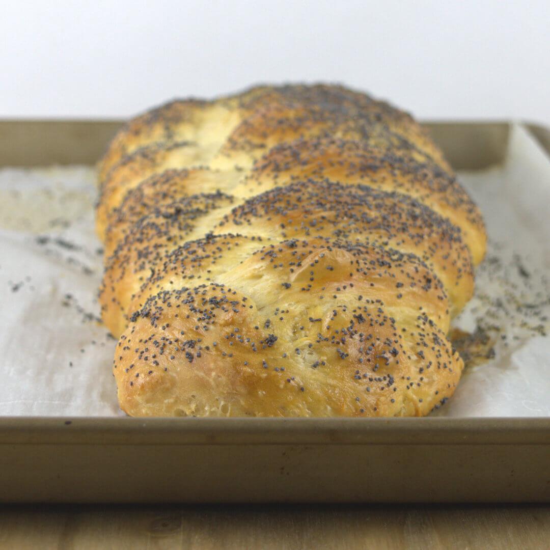 Braided Bread with Poppy Seeds