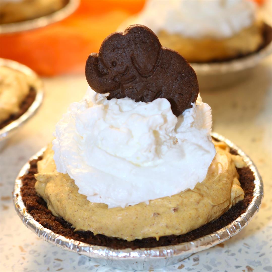 Mini Pumpkin Cheesecakes | Easy No-Bake Recipe