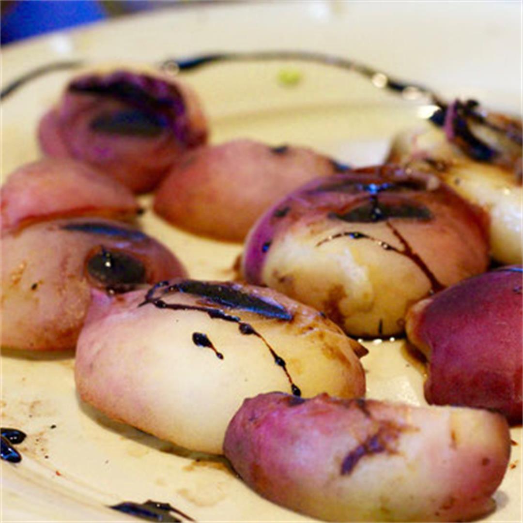 Simple Balsamic-Glazed Grilled Peaches