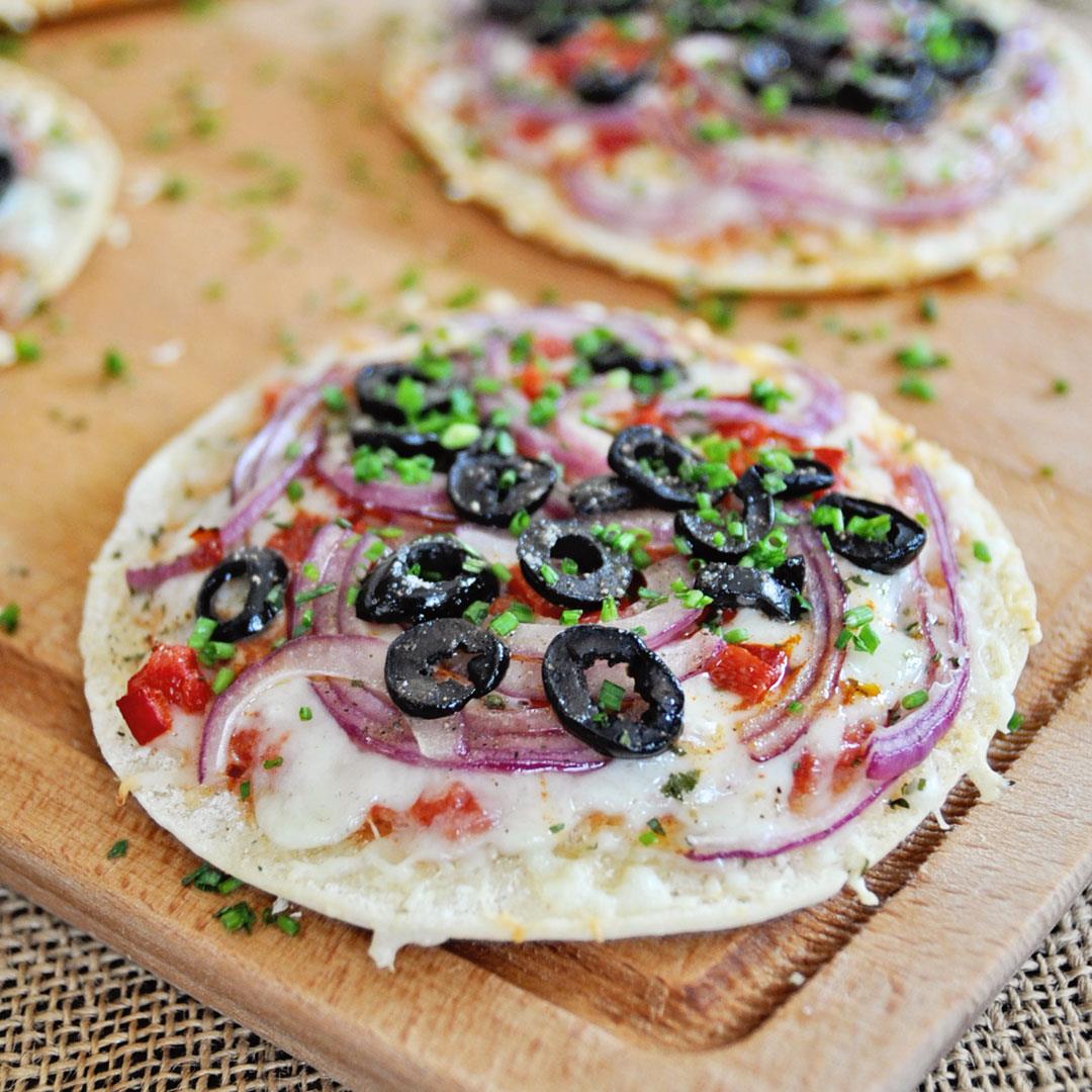 Quick and Easy Pizzas with Manchego, Roasted Peppers & Spanish