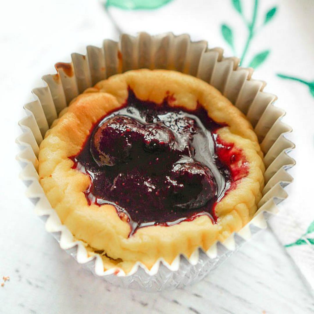 Low Carb Cheesecake Tarts with Sugar Free Blueberry Sauce